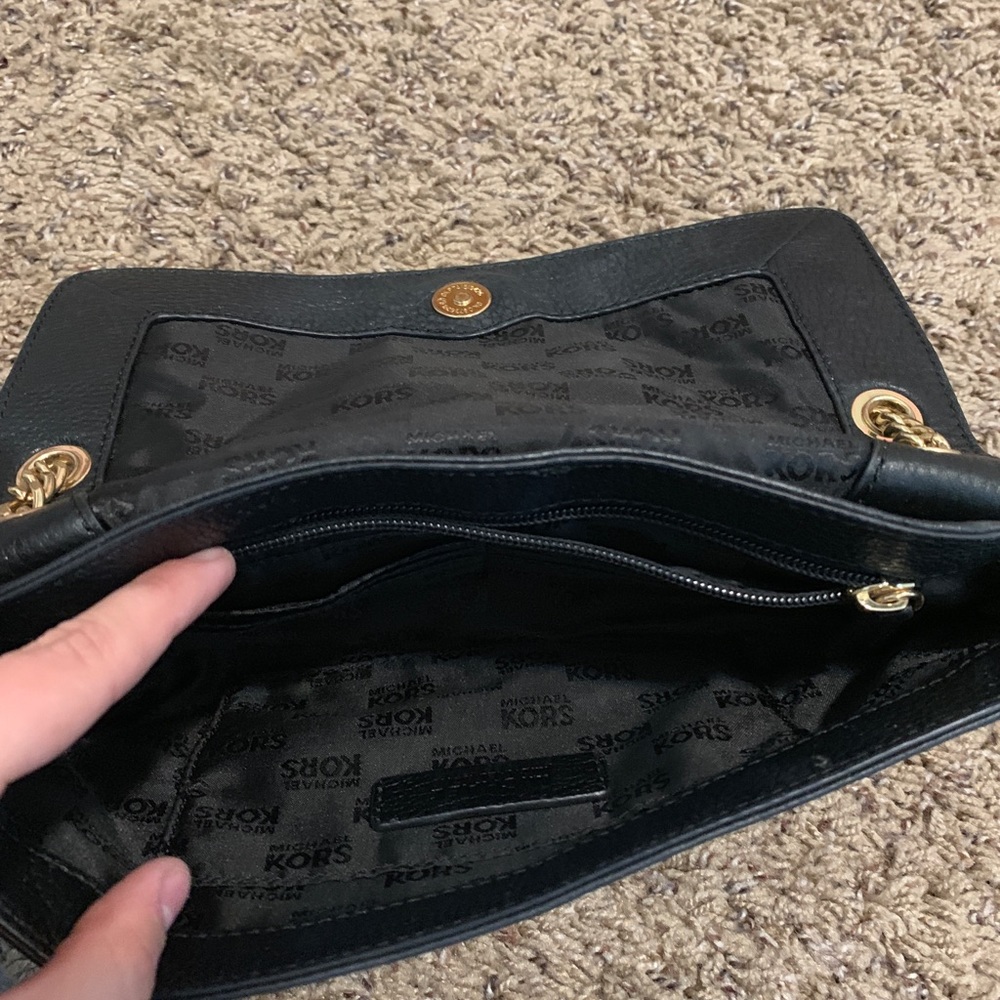 MK HAND BAG 💕 - Picture 2 of 3